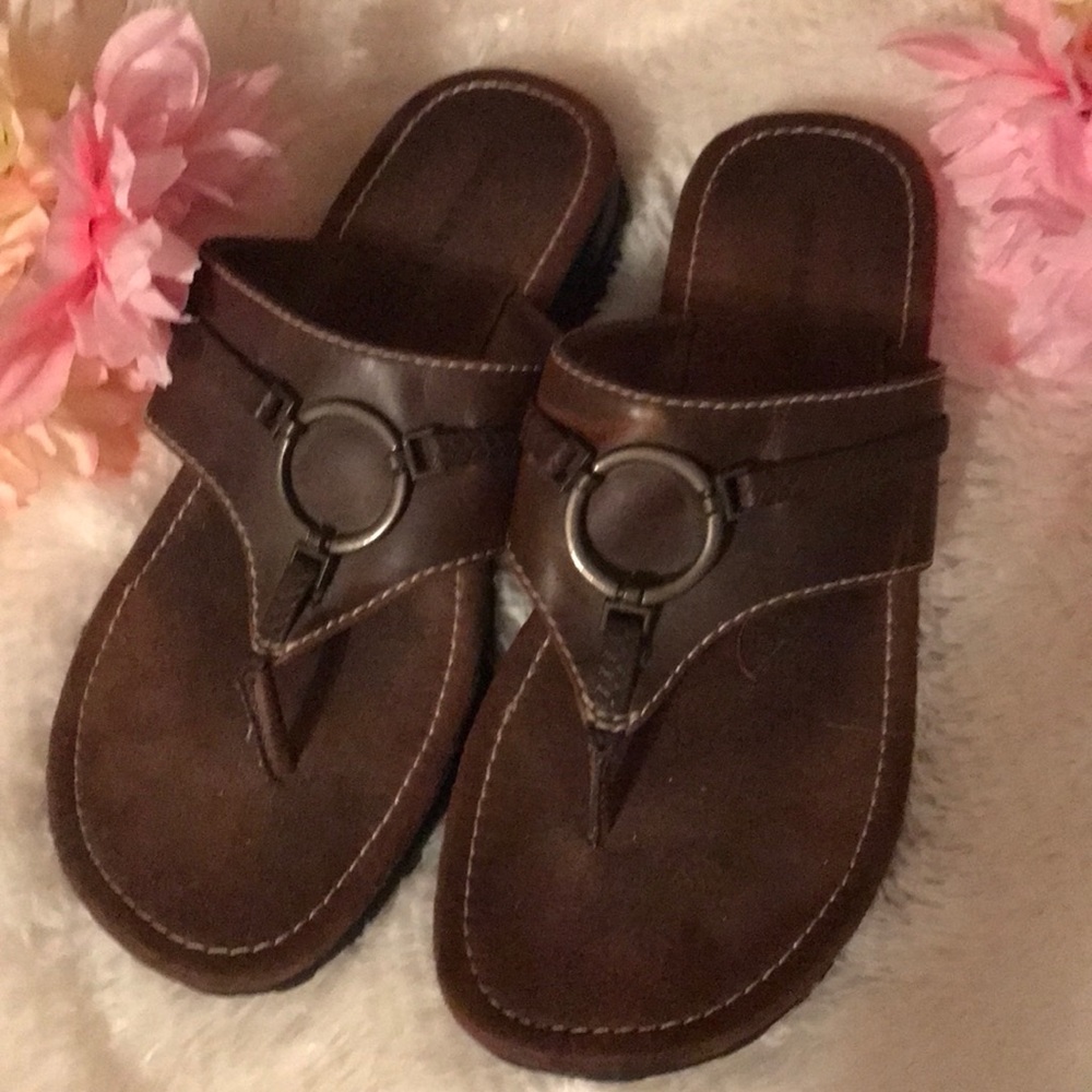 Sandles